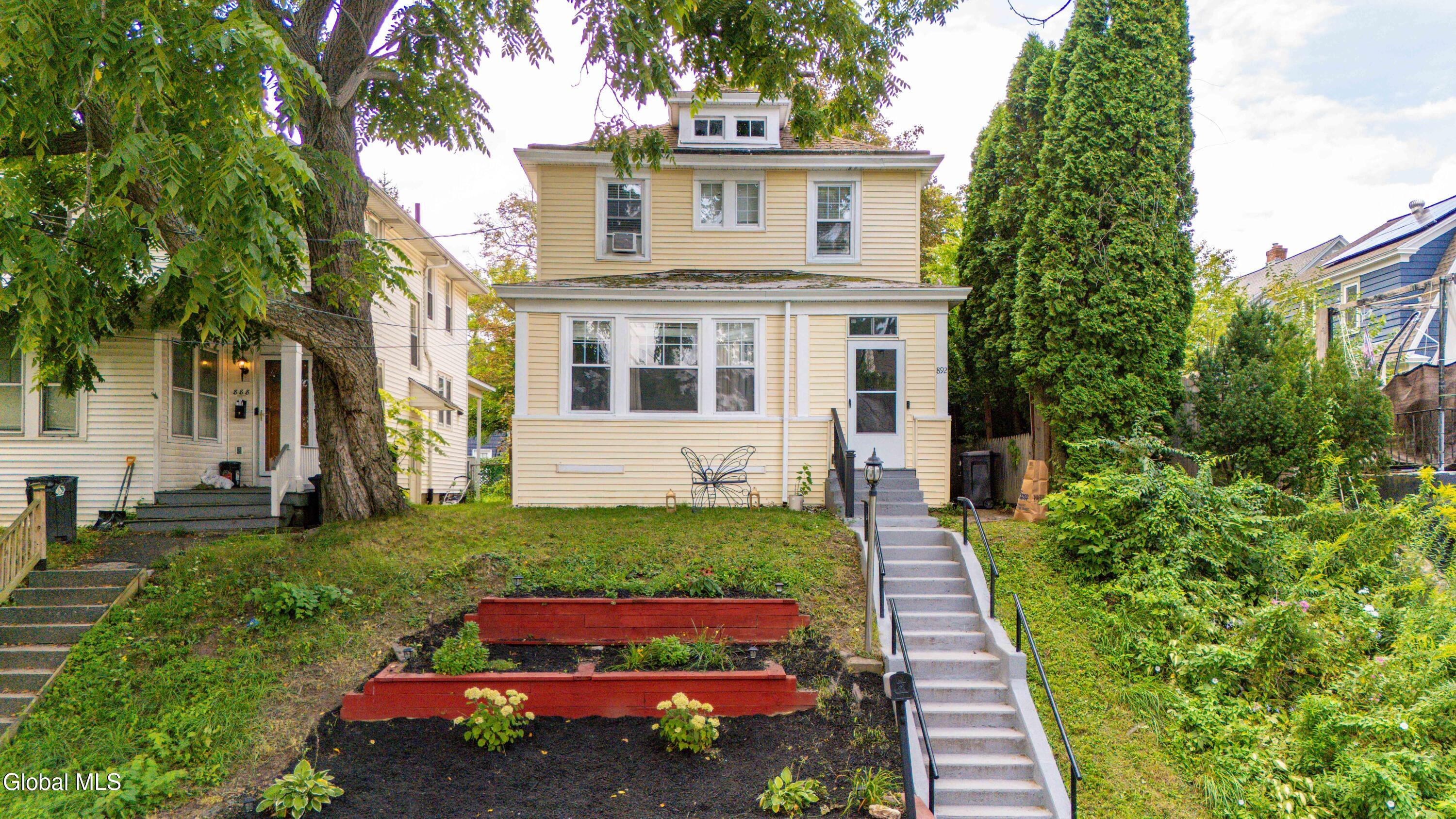 892 Warren Street Albany NY 12208