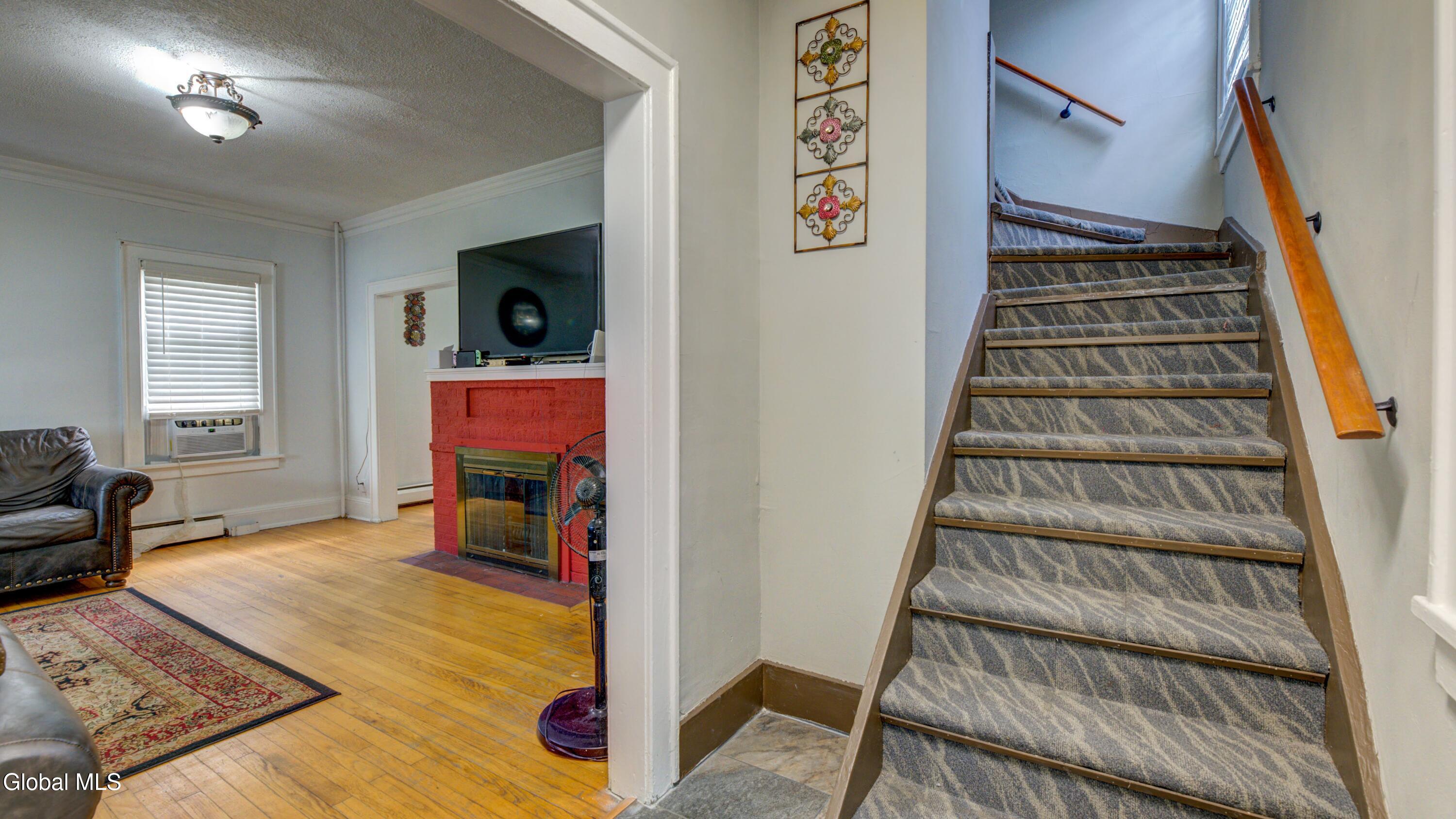 892 Warren Street Albany NY 12208
