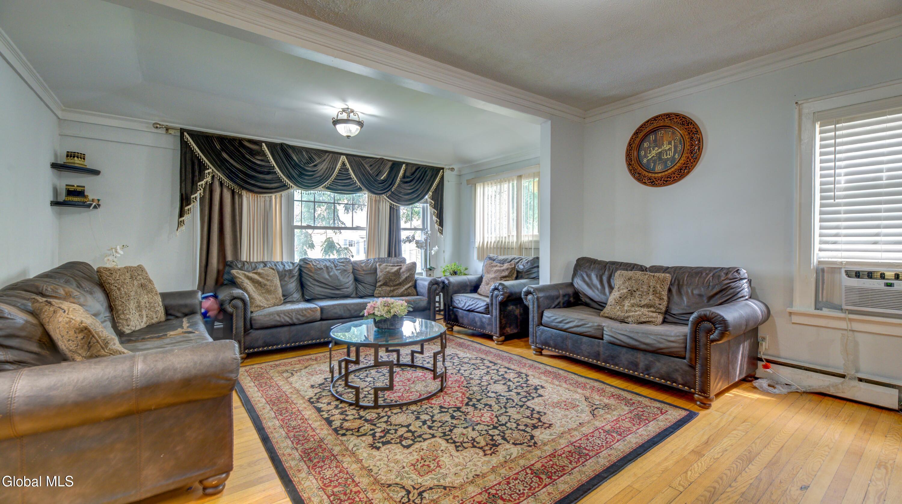 892 Warren Street Albany NY 12208