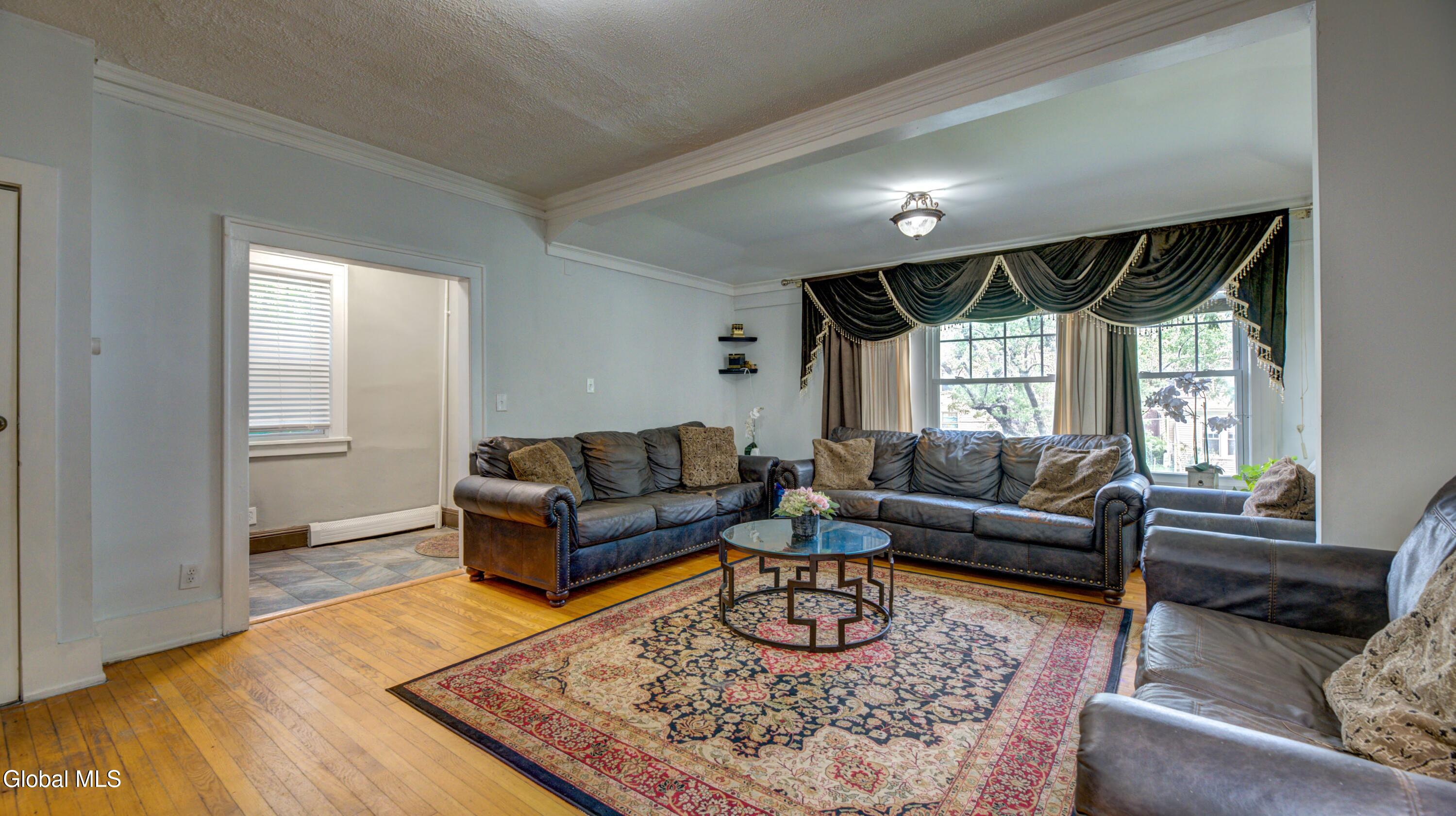 892 Warren Street Albany NY 12208