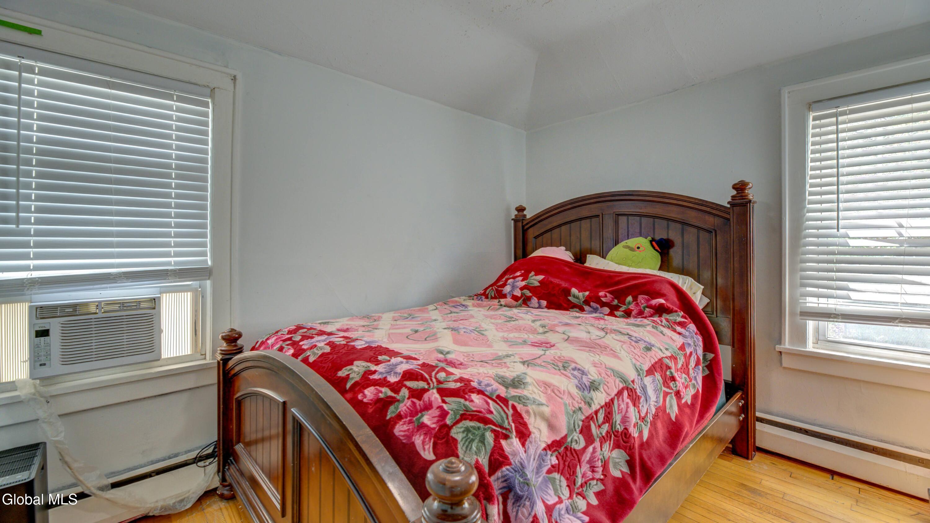 892 Warren Street Albany NY 12208
