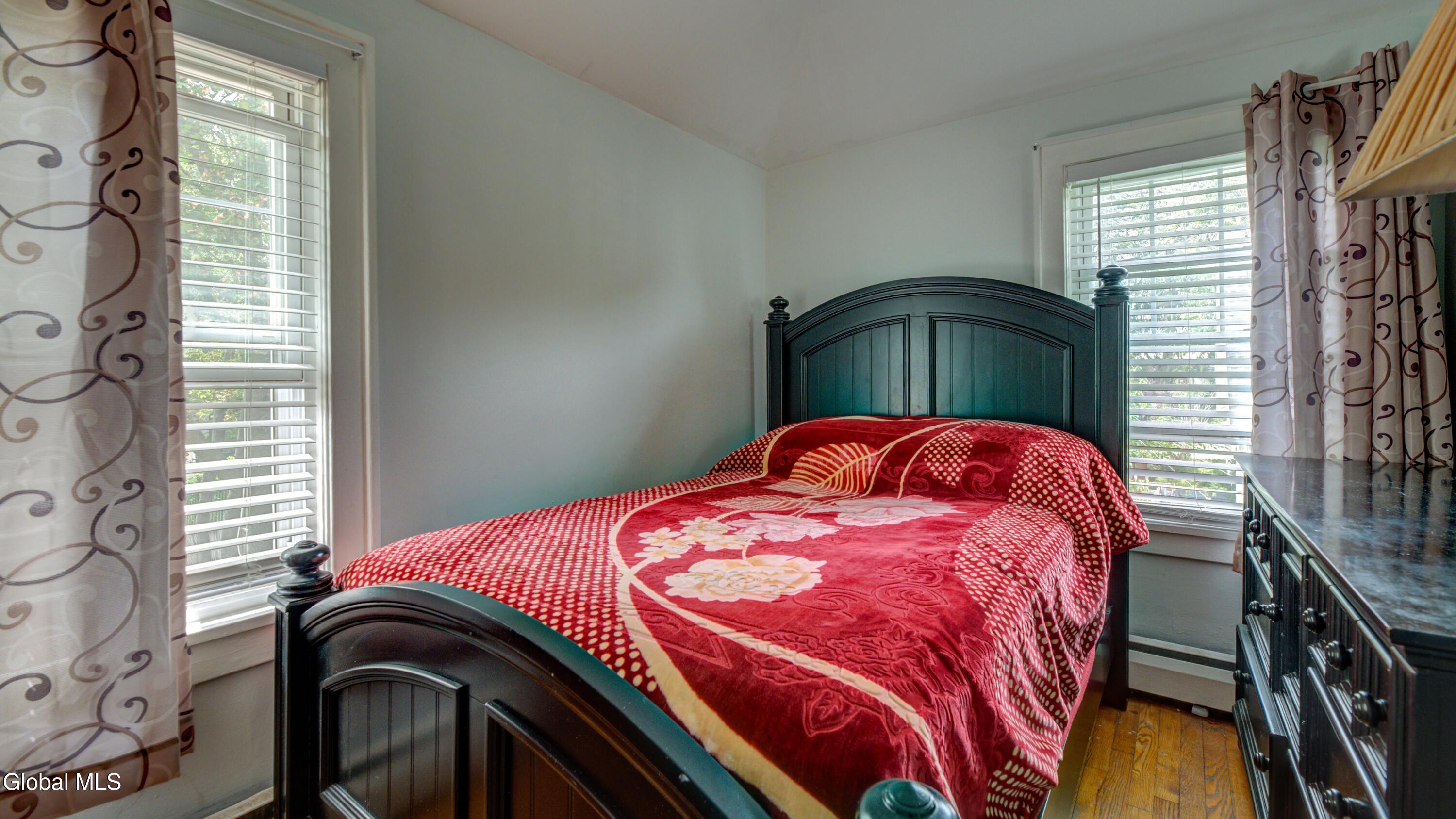 892 Warren Street Albany NY 12208