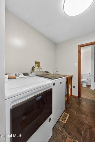 4123 County Route 21 Schodack Landing NY 12156