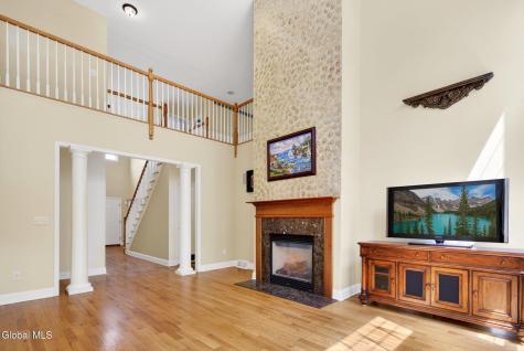 56 Jean Place Schenectady NY 12303