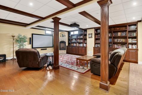 56 Jean Place Schenectady NY 12303