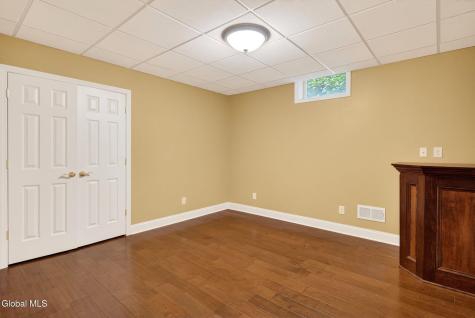 56 Jean Place Schenectady NY 12303