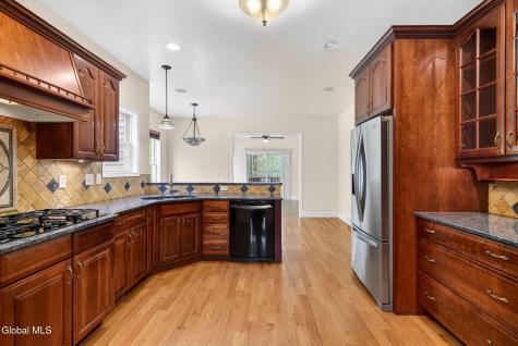 56 Jean Place Schenectady NY 12303