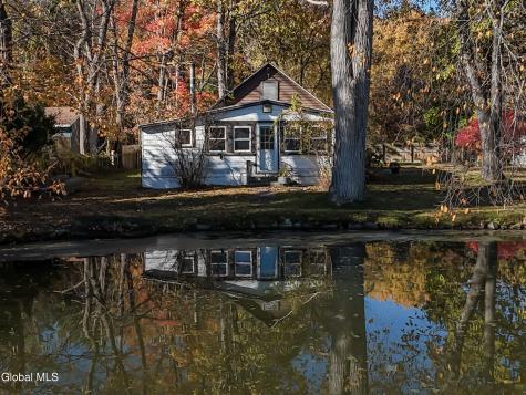 22 Crailo Lane Nassau NY 12123