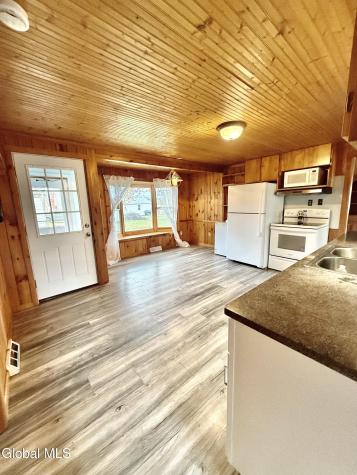 22 Crailo Lane Nassau NY 12123