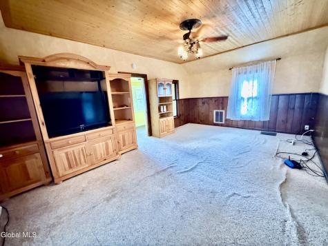 22 Crailo Lane Nassau NY 12123