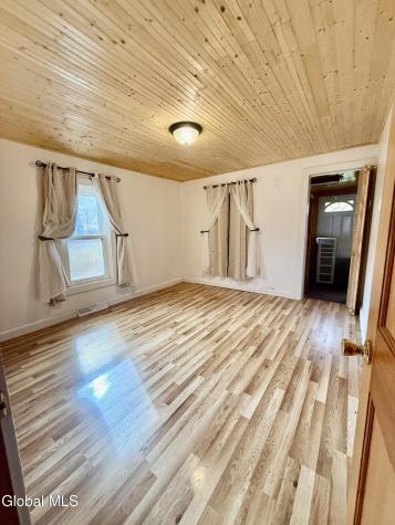 22 Crailo Lane Nassau NY 12123