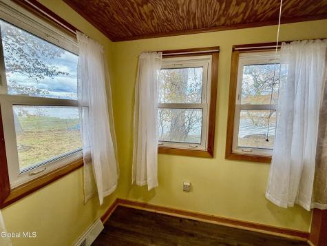 22 Crailo Lane Nassau NY 12123