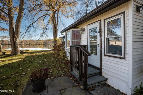 22 Crailo Lane Nassau NY 12123