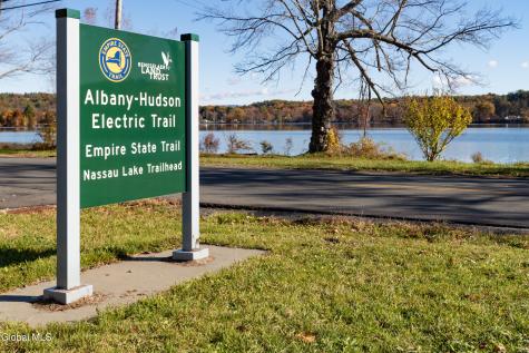 22 Crailo Lane Nassau NY 12123