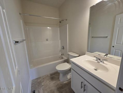31 Harbor Lane Cohoes NY 12047
