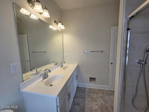 31 Harbor Lane Cohoes NY 12047