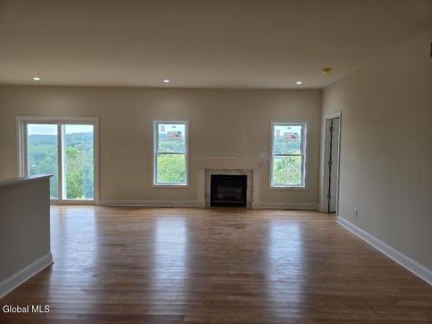 31 Harbor Lane Cohoes NY 12047