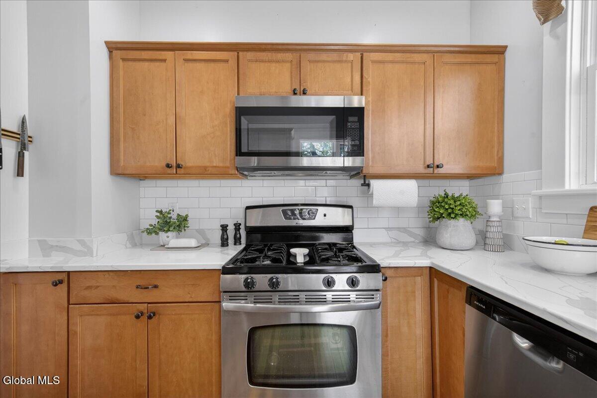 78 Grove Avenue Albany NY 12208