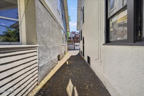 78 Grove Avenue Albany NY 12208