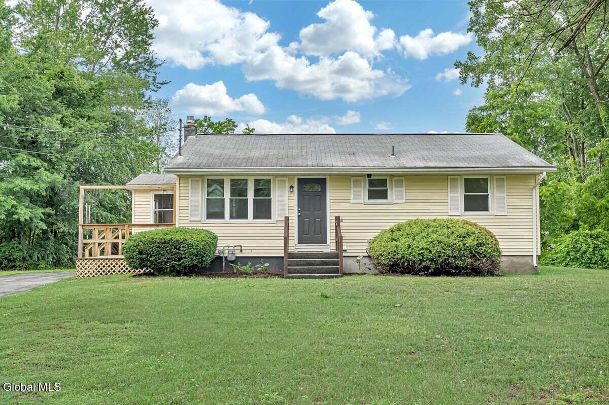126 Guideboard Road Waterford NY 12188