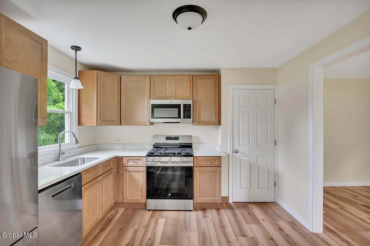 126 Guideboard Road Waterford NY 12188