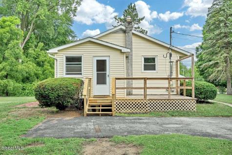 126 Guideboard Road Waterford NY 12188