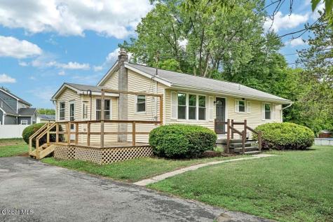 126 Guideboard Road Waterford NY 12188