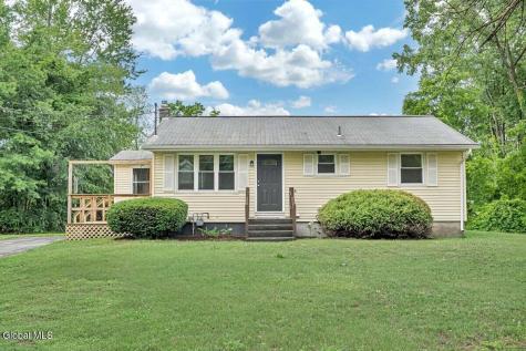 126 Guideboard Road Waterford NY 12188