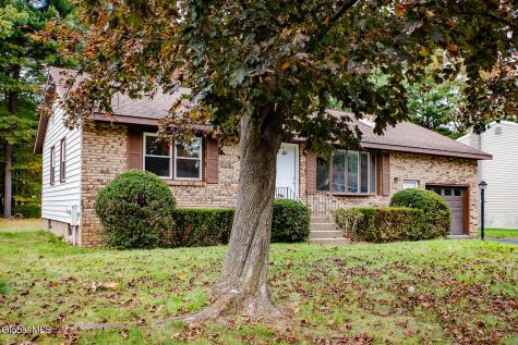 11 Melissa Court Albany NY 12205