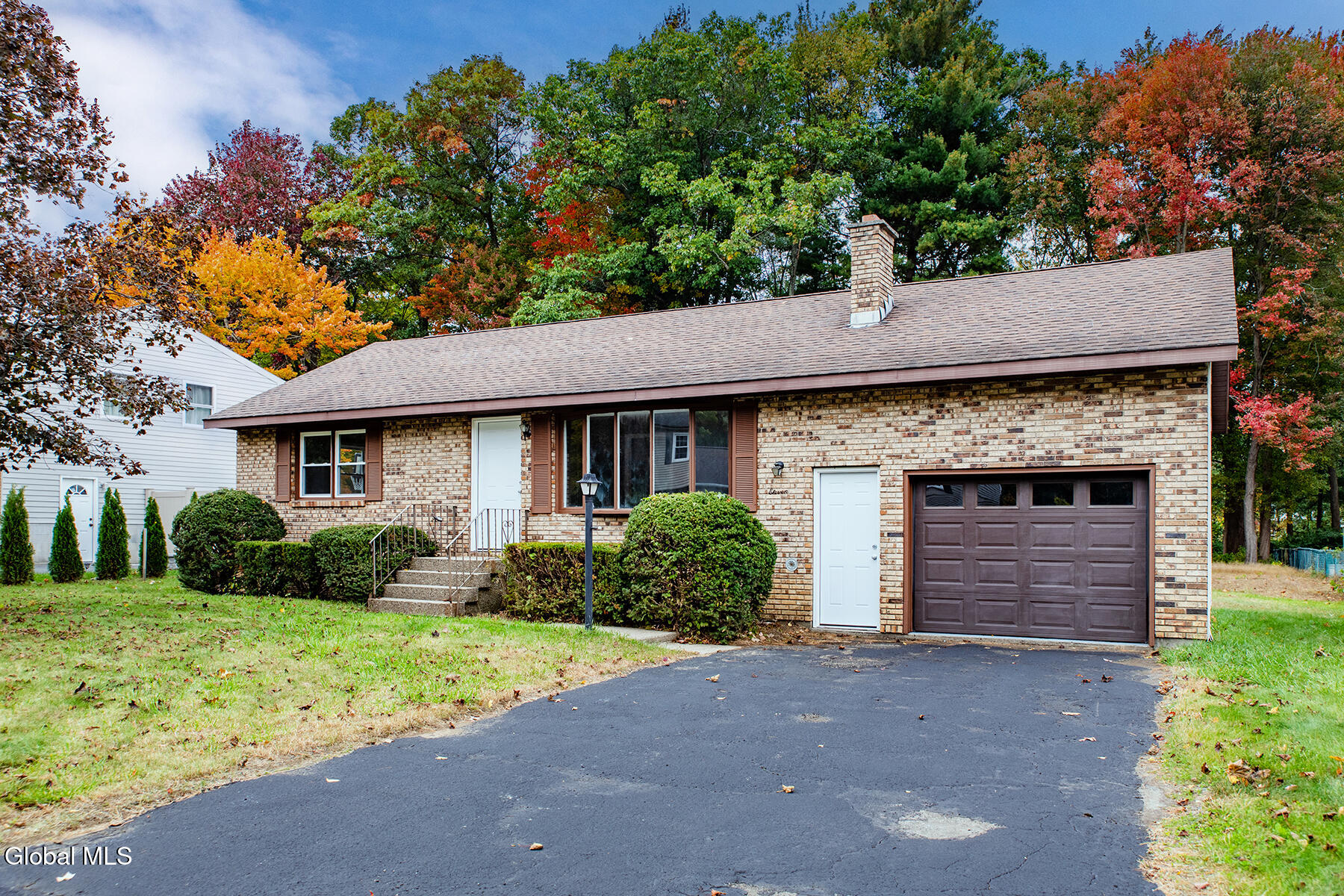 11 Melissa Court Albany NY 12205