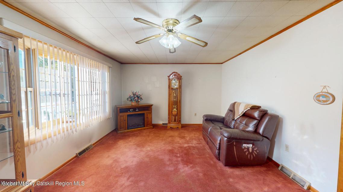 11 Apple Blossom Lane Coxsackie NY 12192