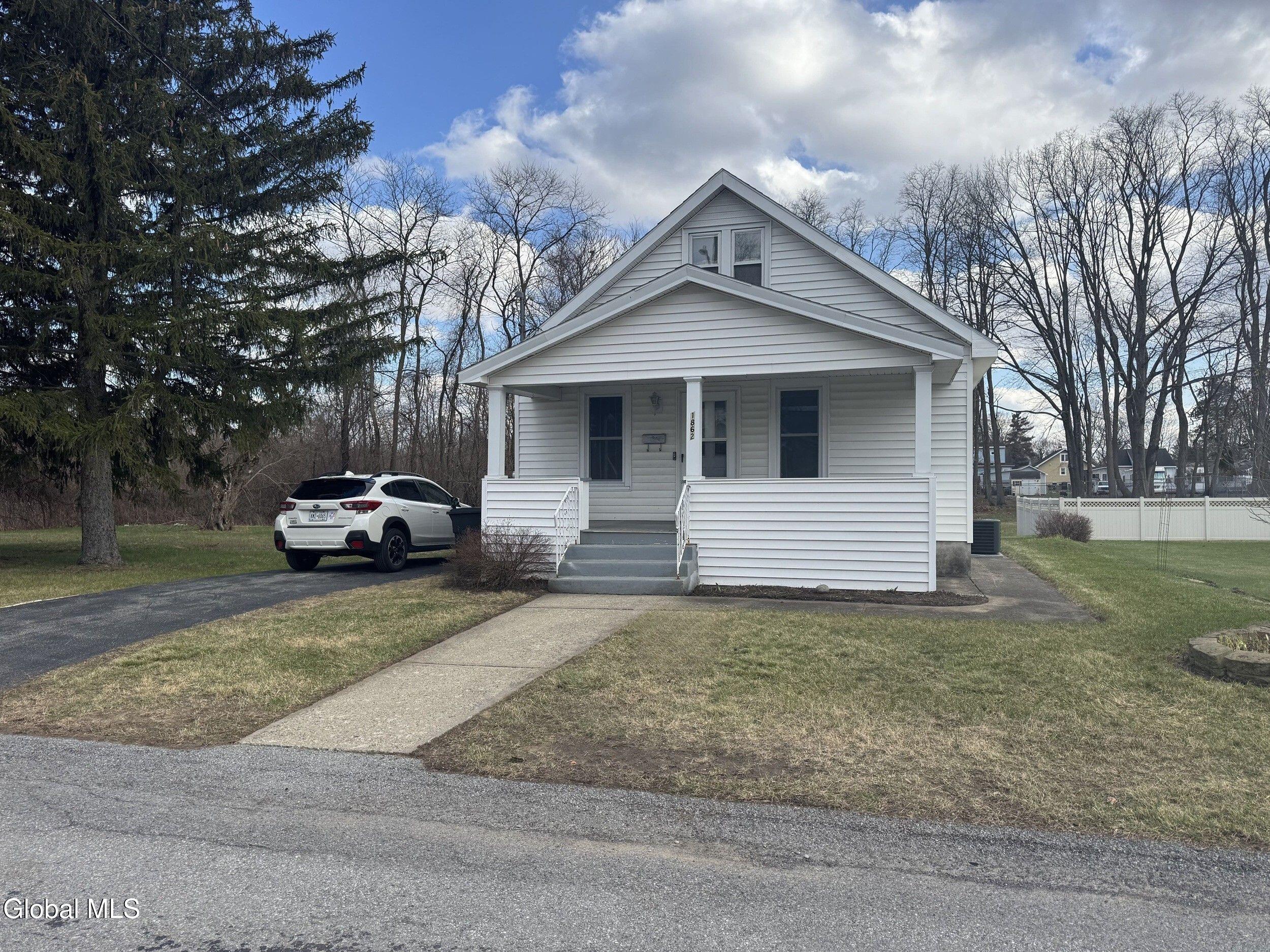 1862 Gray Street Schenectady NY 12306