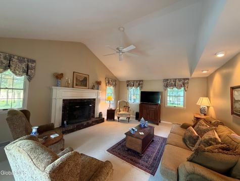 3061 New Williamsburg Drive Schenectady NY 12303
