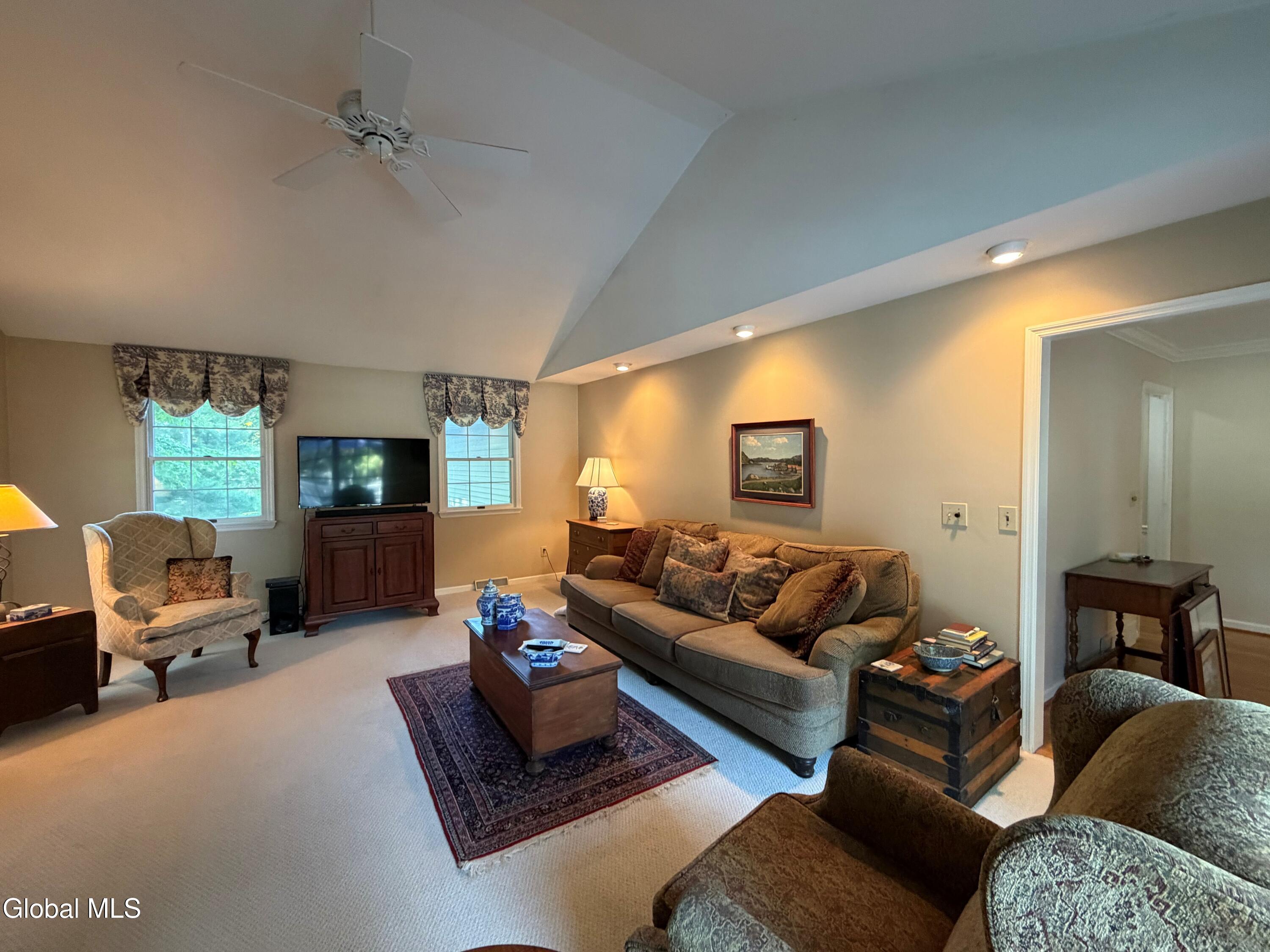 3061 New Williamsburg Drive Schenectady NY 12303