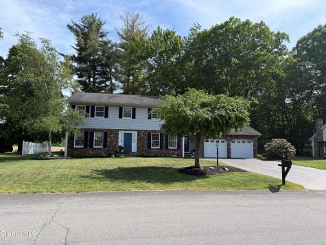 3061 New Williamsburg Drive Schenectady NY 12303