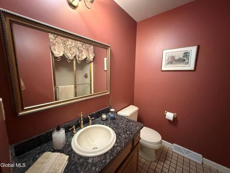 3061 New Williamsburg Drive Schenectady NY 12303