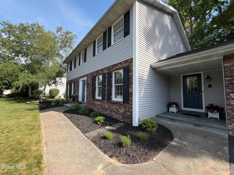 3061 New Williamsburg Drive Schenectady NY 12303
