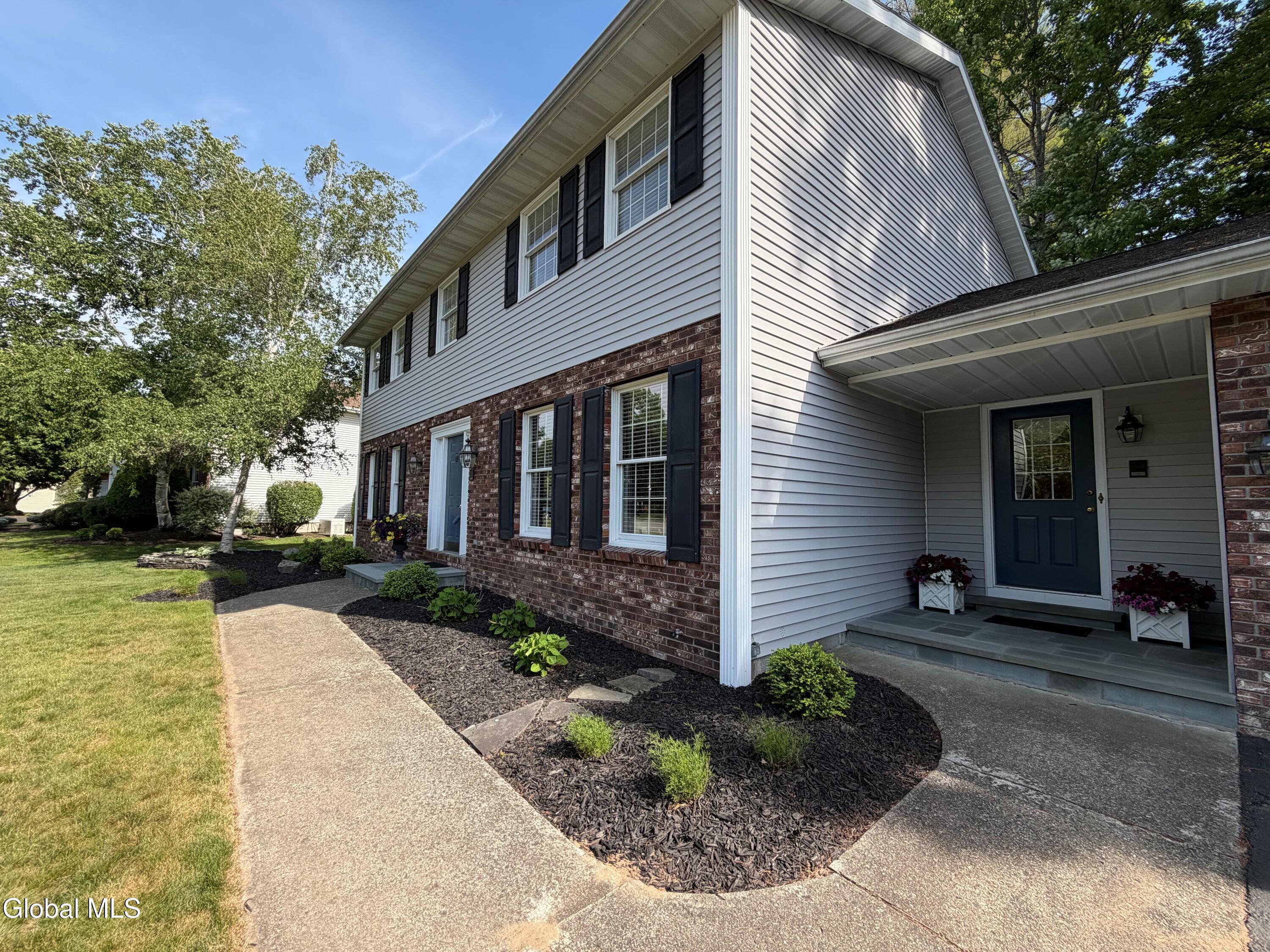 3061 New Williamsburg Drive Schenectady NY 12303
