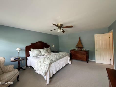 3061 New Williamsburg Drive Schenectady NY 12303