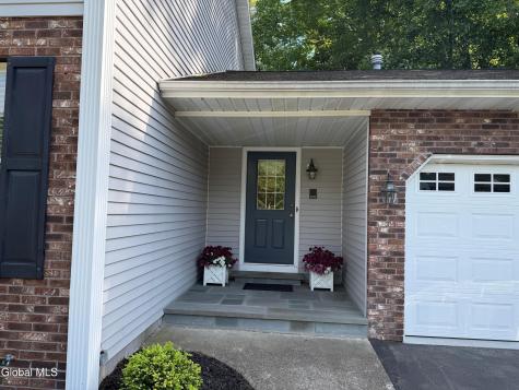 3061 New Williamsburg Drive Schenectady NY 12303