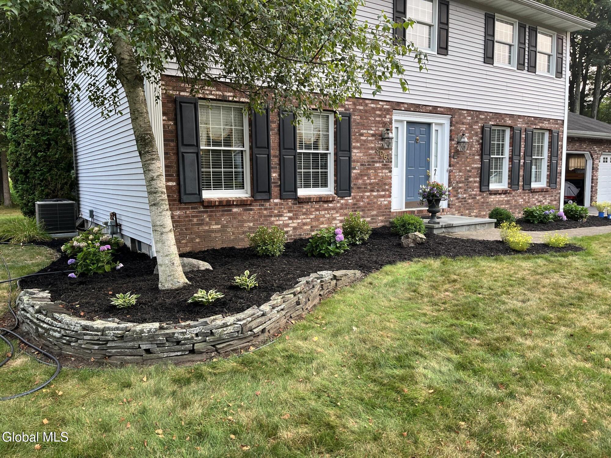 3061 New Williamsburg Drive Schenectady NY 12303
