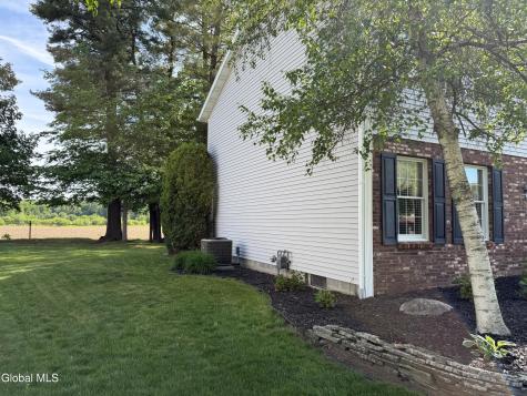 3061 New Williamsburg Drive Schenectady NY 12303
