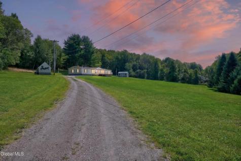 94 Cushman Road Pittstown NY 12121