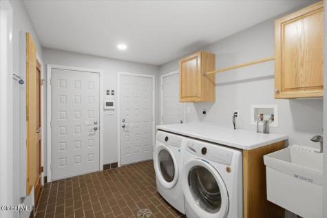 5 Newell Court Albany NY 12204