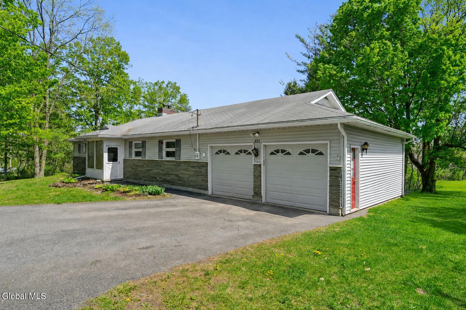 451 Currytown Road Sprakers NY 12166