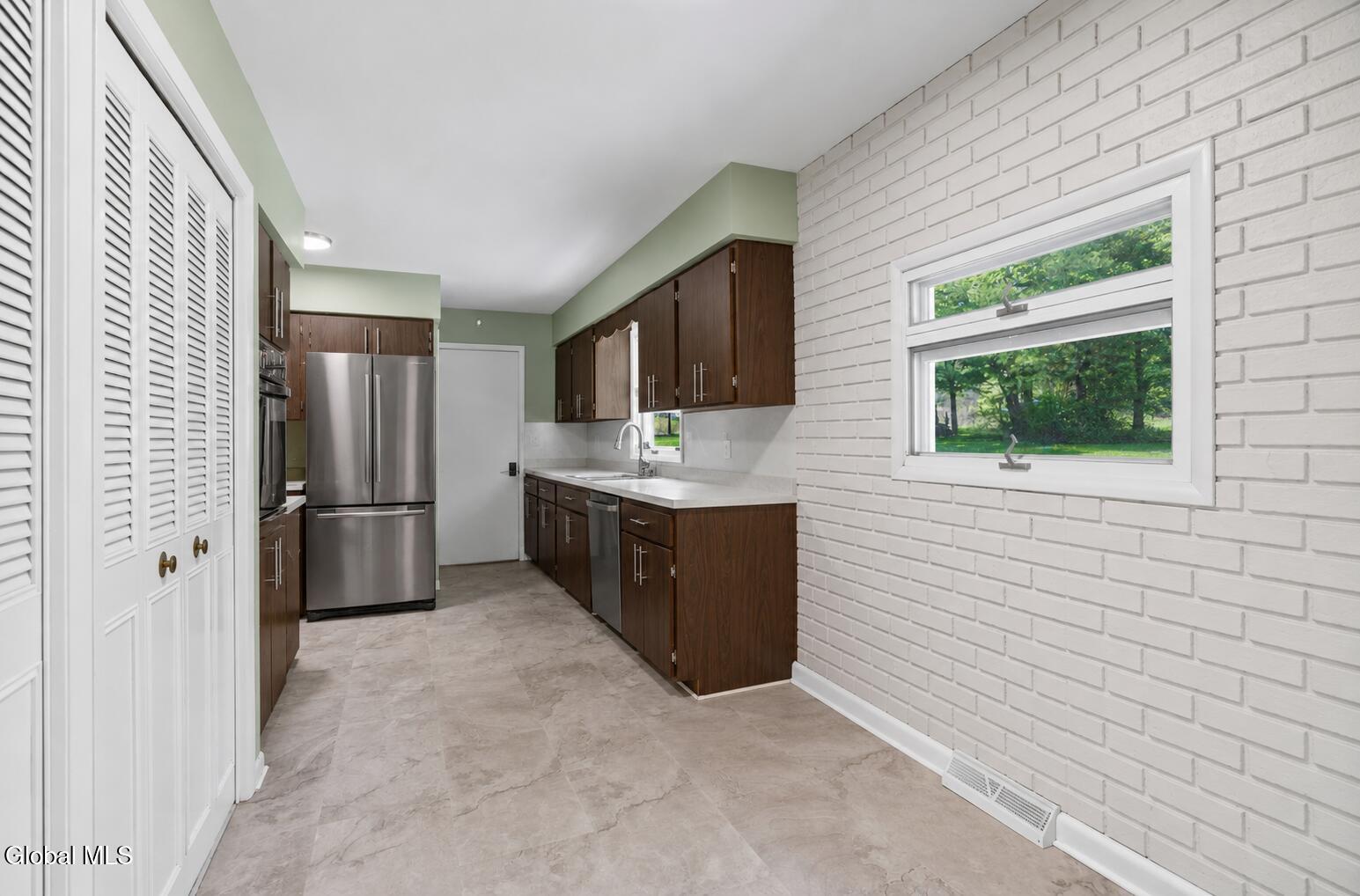 451 Currytown Road Sprakers NY 12166