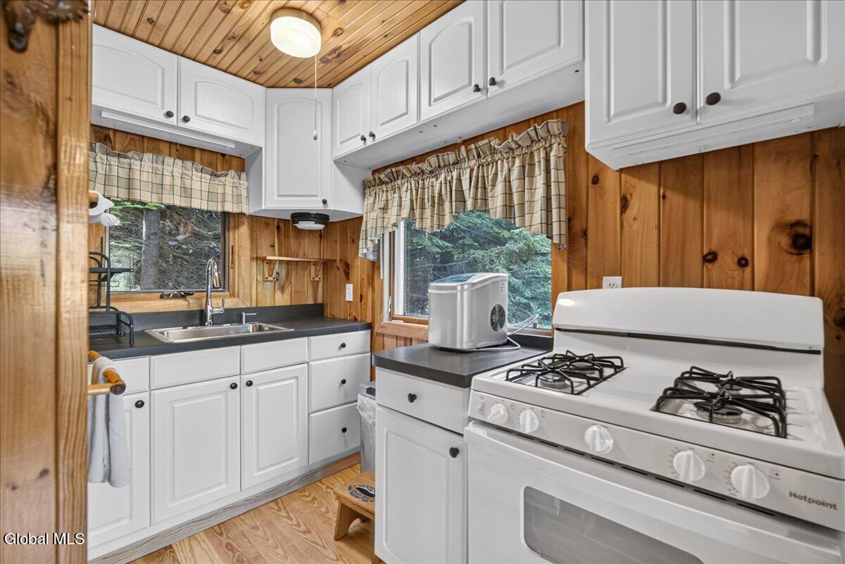 48 Whits End Way Schroon Lake NY 12870