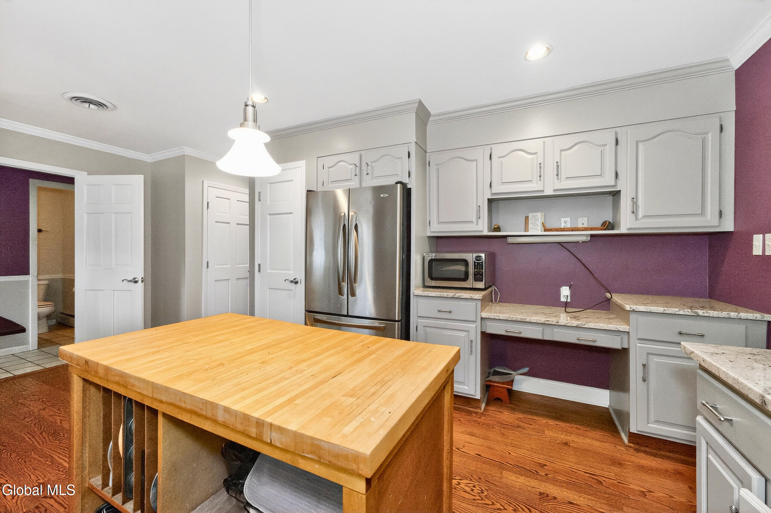 7 N Maple Lane Albany NY 12211