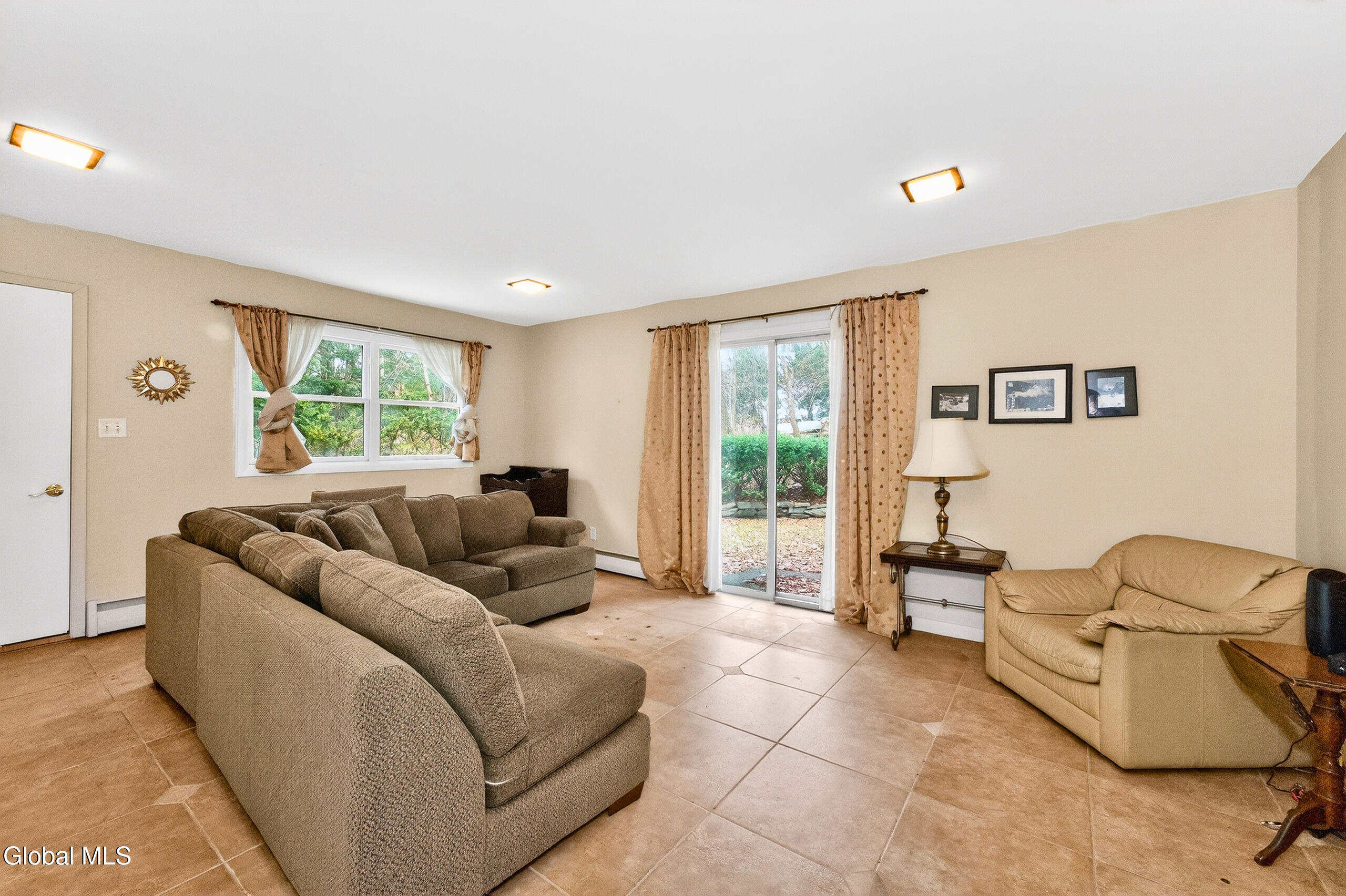 7 N Maple Lane Albany NY 12211