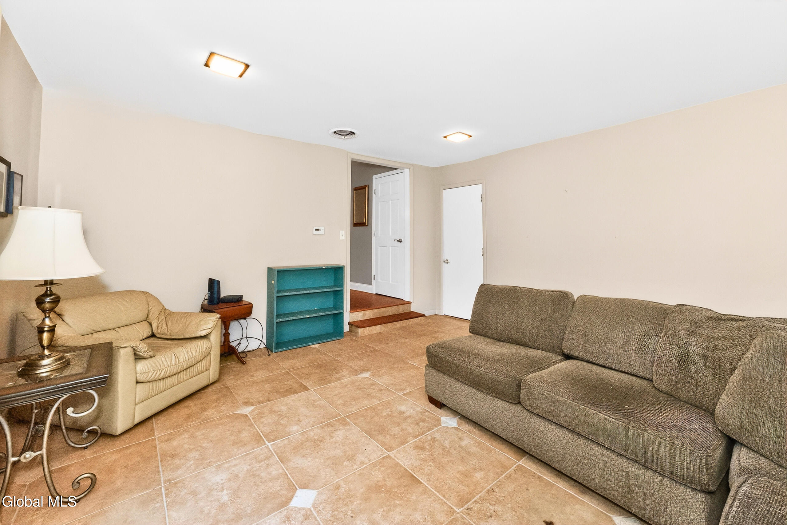 7 N Maple Lane Albany NY 12211